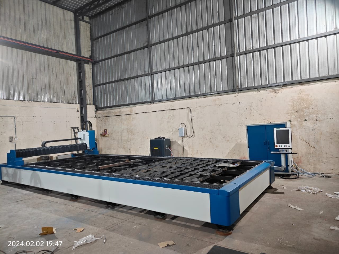3kw-fiber-laser-cutting-machine